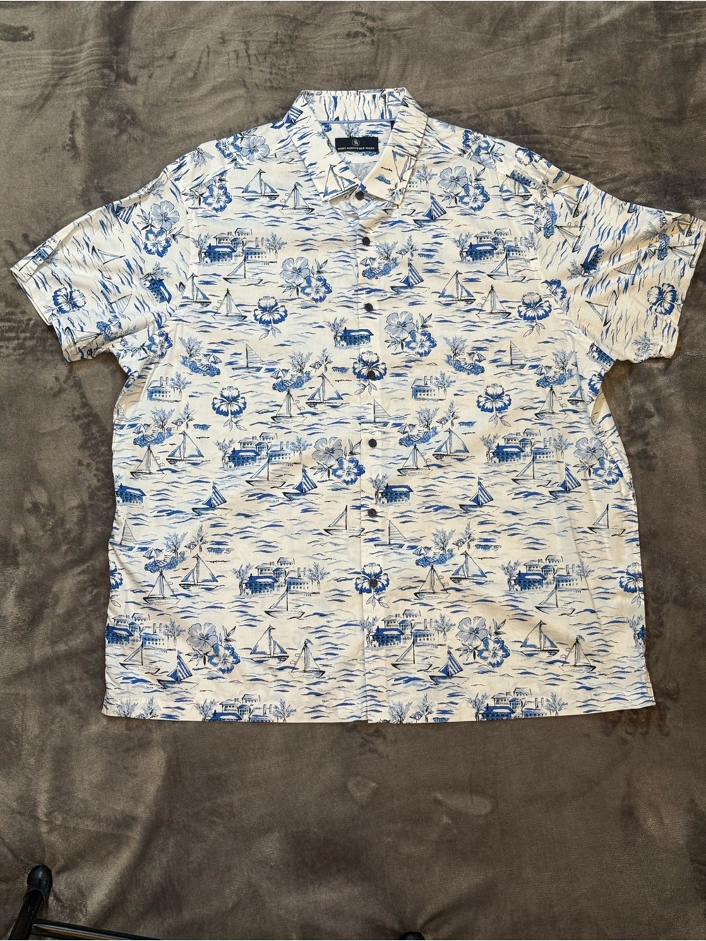 Hart Schaffner Marx White Short-Sleeve Hawaiian Print Shirt with Blue Motifs 2XL